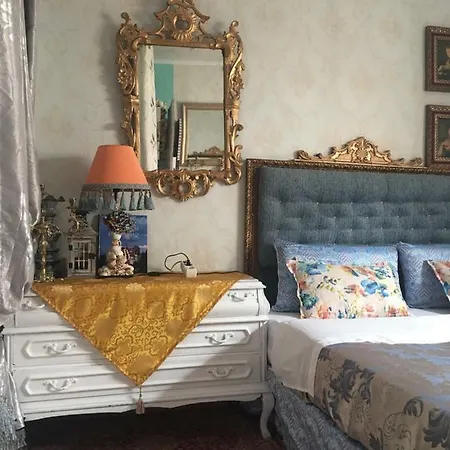 Séjour chez l'habitant Casa 1808 *